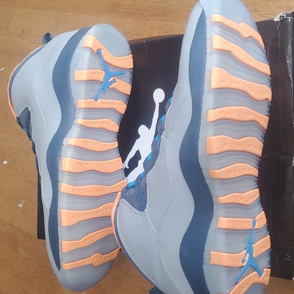 Deadstock Jordan 10 bobcats - Picture 16 of 17